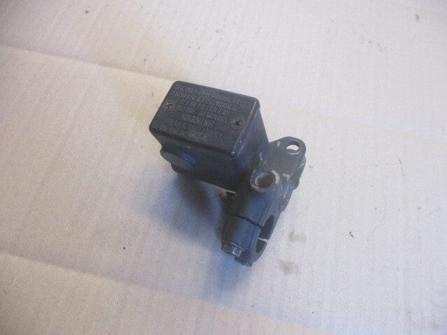Maitre cylindre de frein avant pour Suzuki 600 DR - SN41A