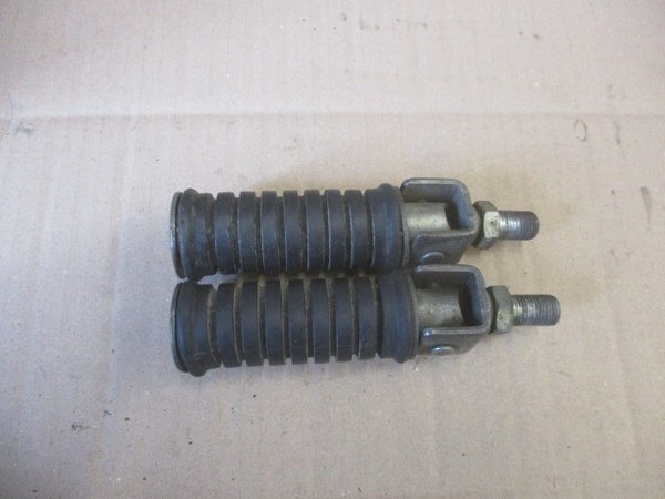 Cales pieds arrière pour Yamaha 125 XT - 12V