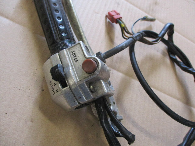 Poignée d'accélérateur et frein avant+ cable + cocotte droite Honda 125 CM JC05