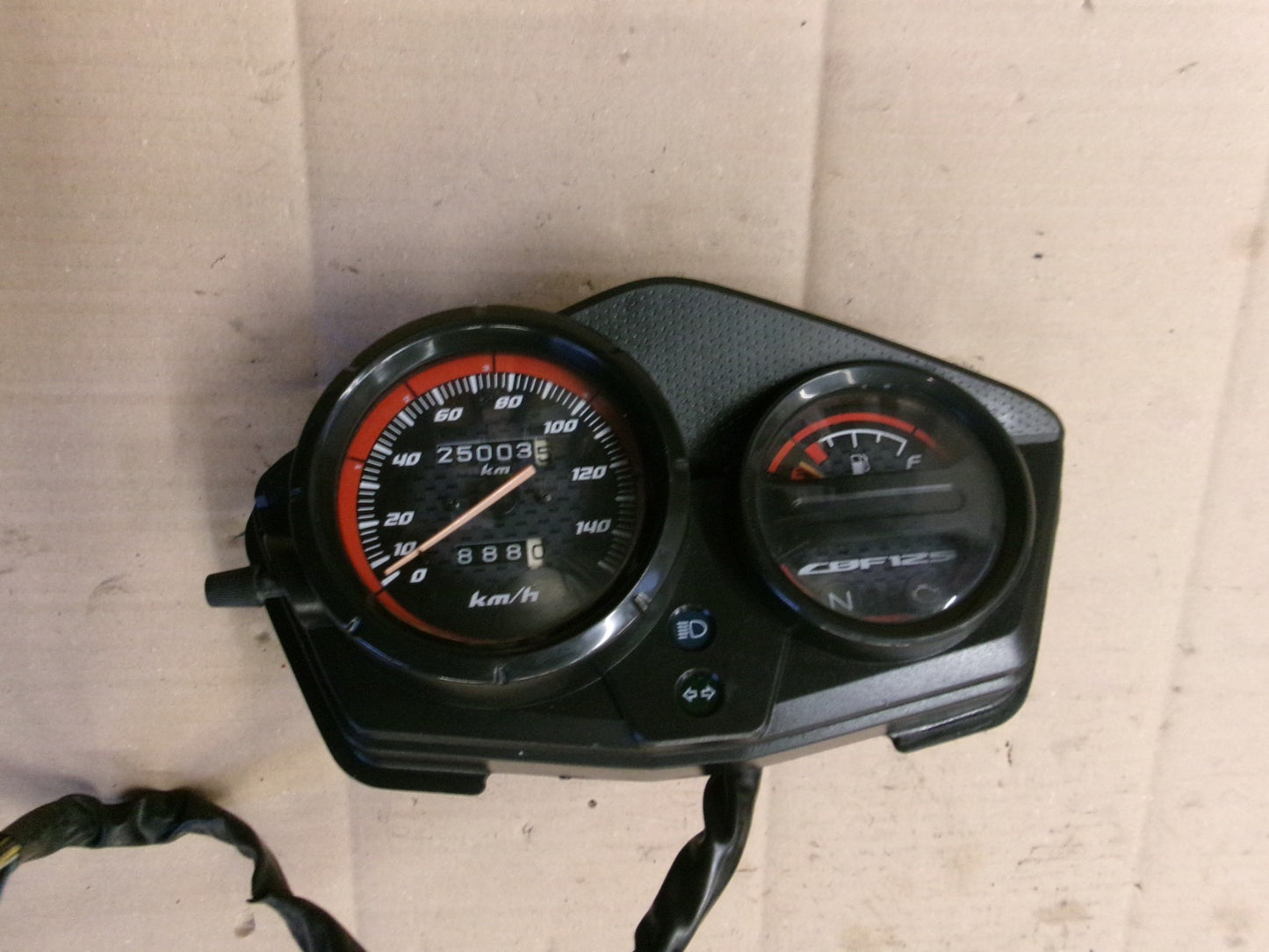 Bloc compteur 25003 kms pour Honda 125 CBF - JC40A