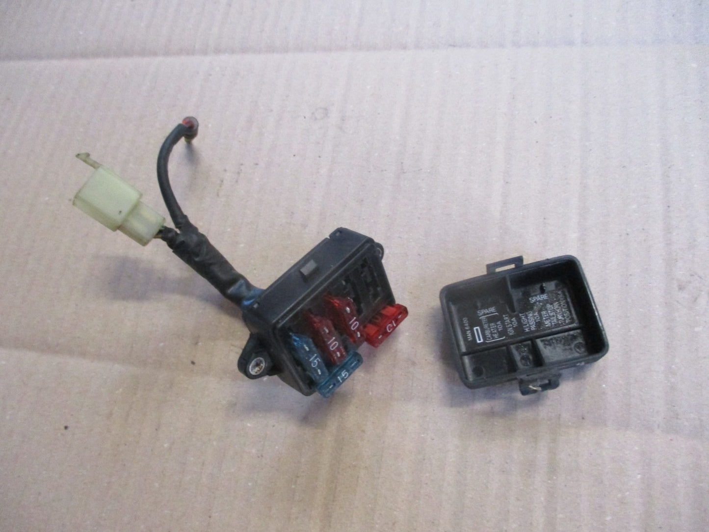 Boitier porte fusibles pour Honda 650 NX Dominator - RD08A