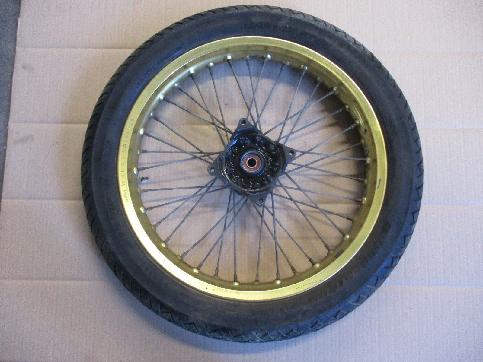 Roue avant 18 pouces pour Suzuki 600 DR - SN41A - Couleur "or"