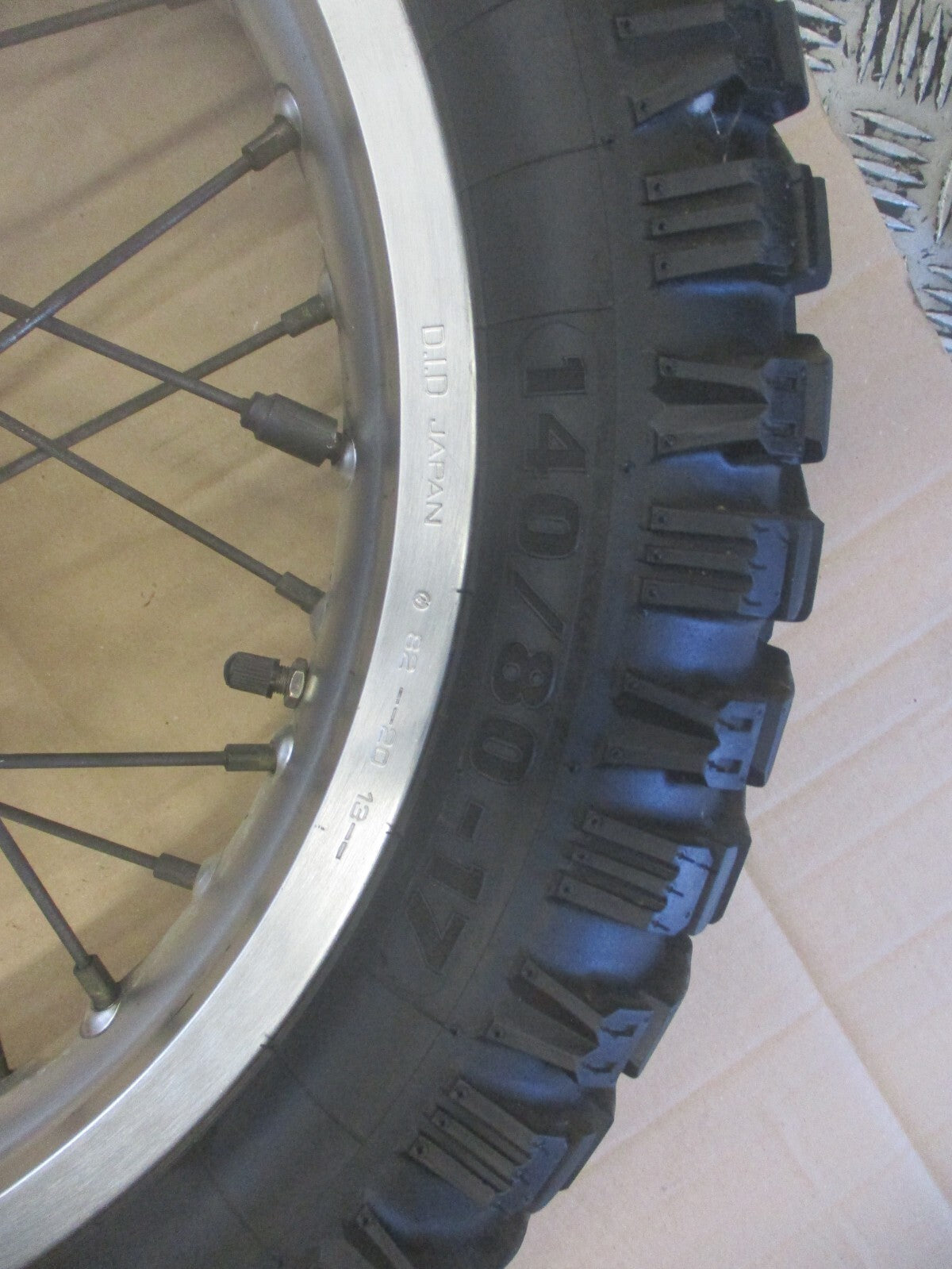 Roue arrière avec pneu très peu roulé pour Honda 650 FX - VIGOR - SLR - RD09