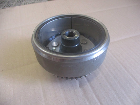 Rotor + roue libre de demarreur pour Honda 125 CM - JC05