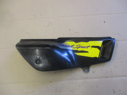 Cache latéral droit pour Suzuki 125 DR - SF44A