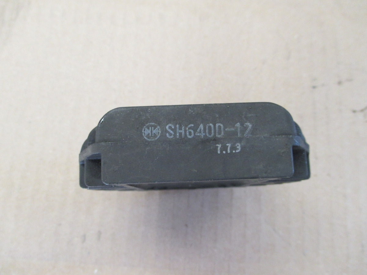 Régulateur référence SH640D-12 pour Suzuki 650 XF Freewind
