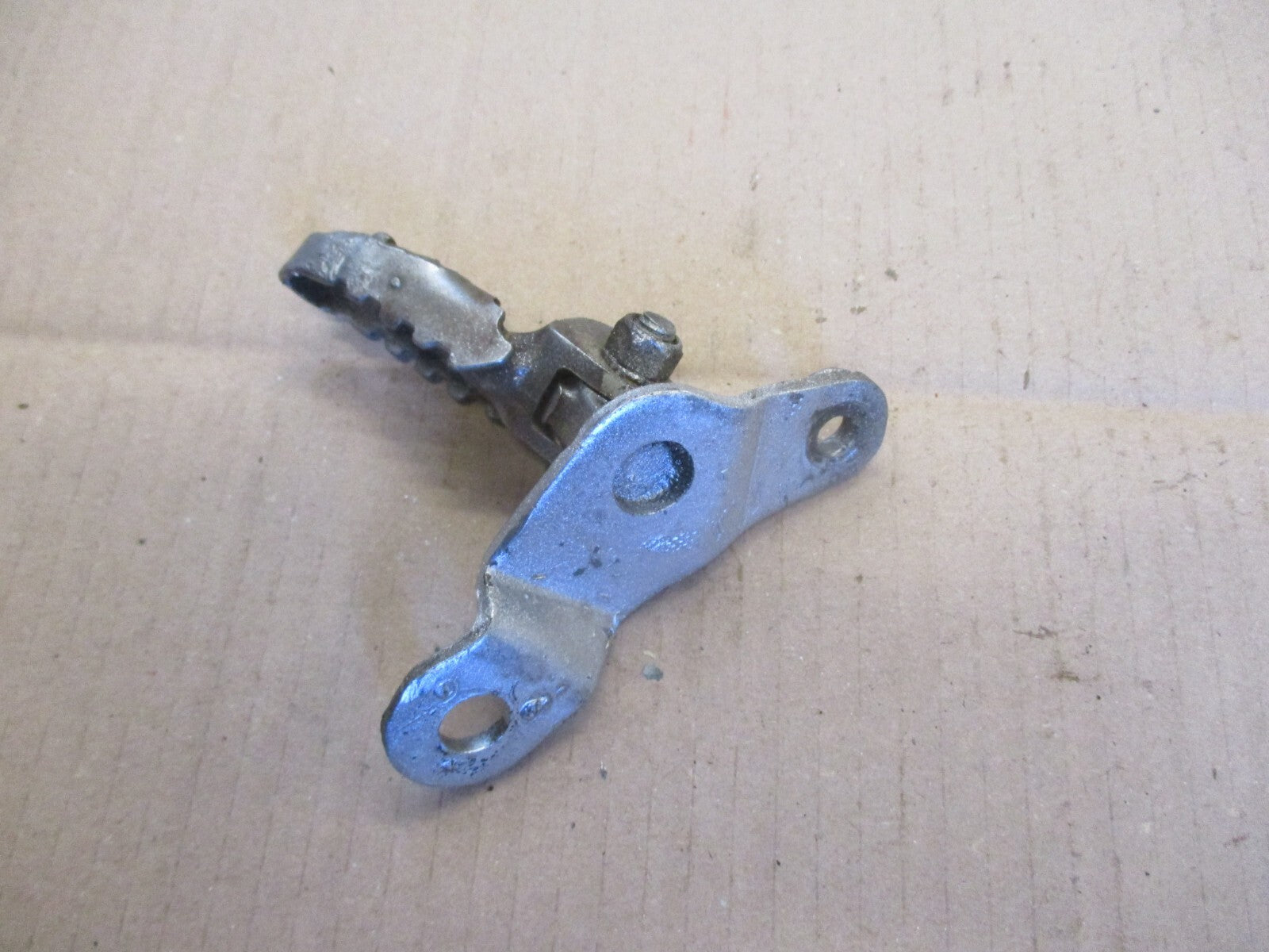 Cale pied avant droit pour Yamaha 125 TY