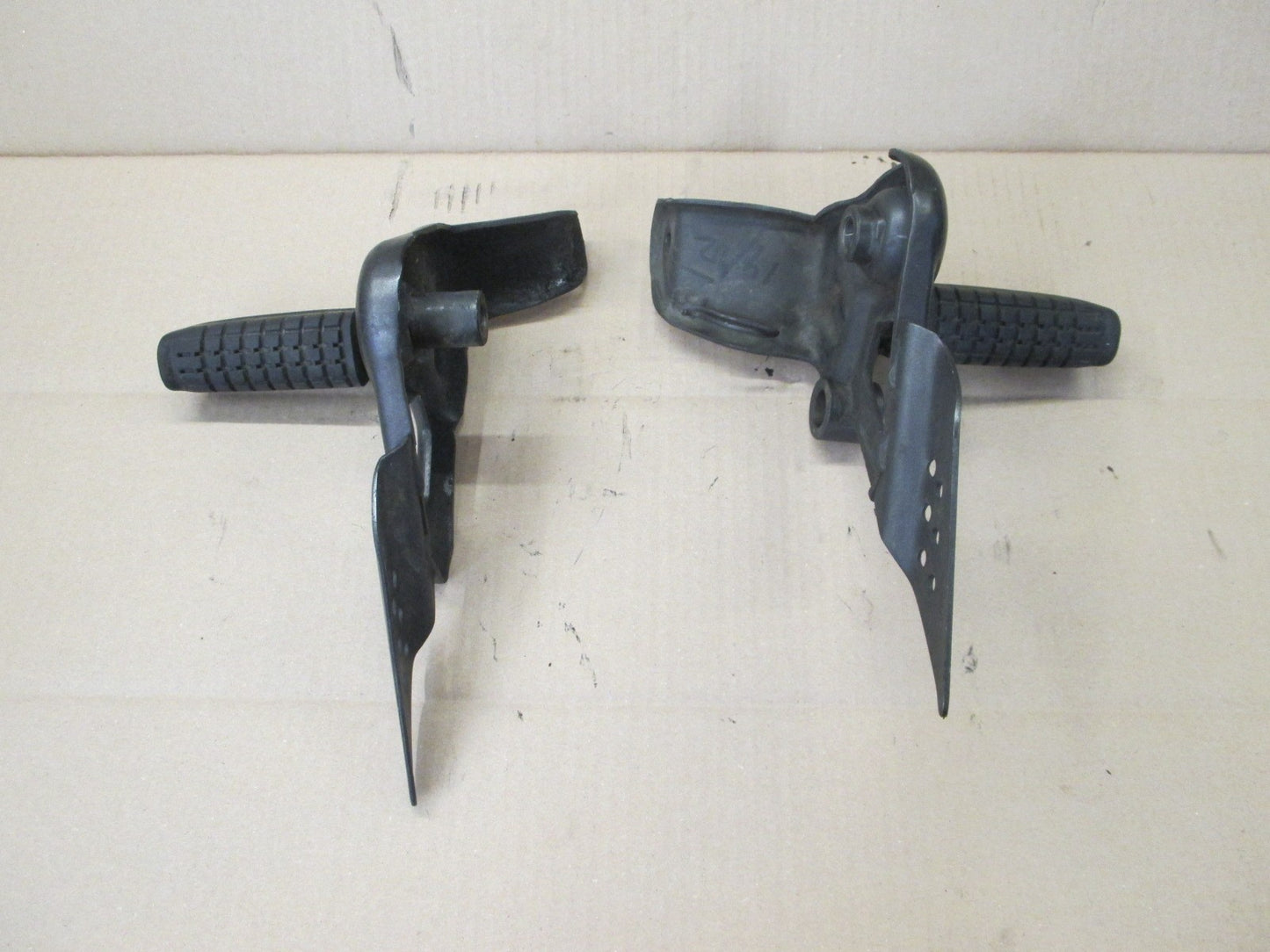 Platines cales pieds avant pour Honda 125 CBF - JC40A