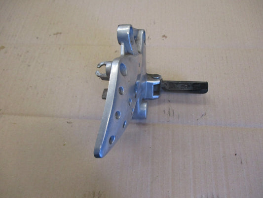 Platine cale pied avant droite pour Honda 125 CBR - JC34