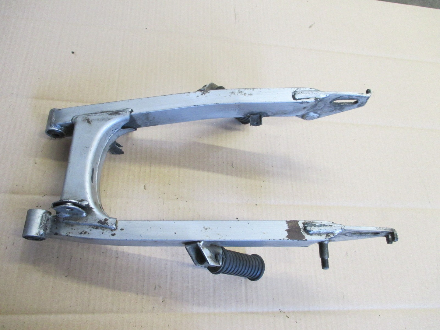 Bras oscillant + cales pieds arrière pour 50 TS - ER21 - 5XAP