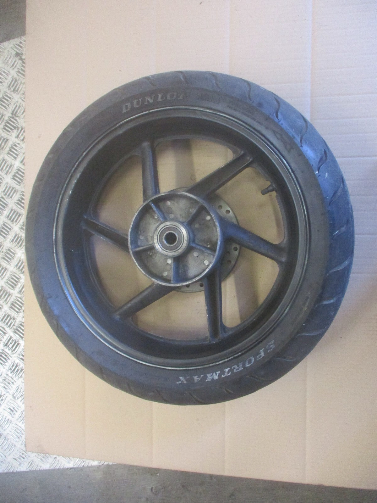 Roue arrière 6 branches + disque pour Honda 750 VFR - RC24