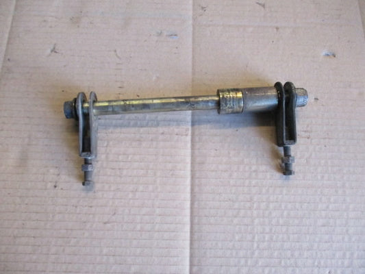 Axe de roue arrière pour Yamaha 125 YBR - RE031 - RE051