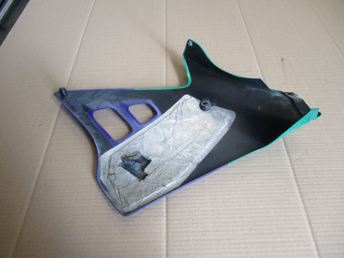 Flanc de carénage gauche pour Honda 125 MTX - MTXR - TC02