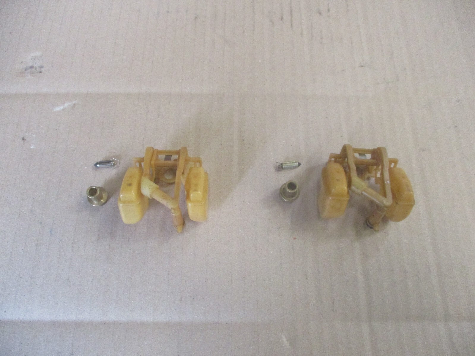 Flotteurs + pointeaux + sièges de carburateur pour Suzuki 750 DR -  SR41A