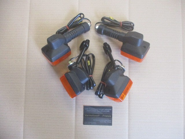 Clignotants NEUFS pour Honda 125 XLR - JD04