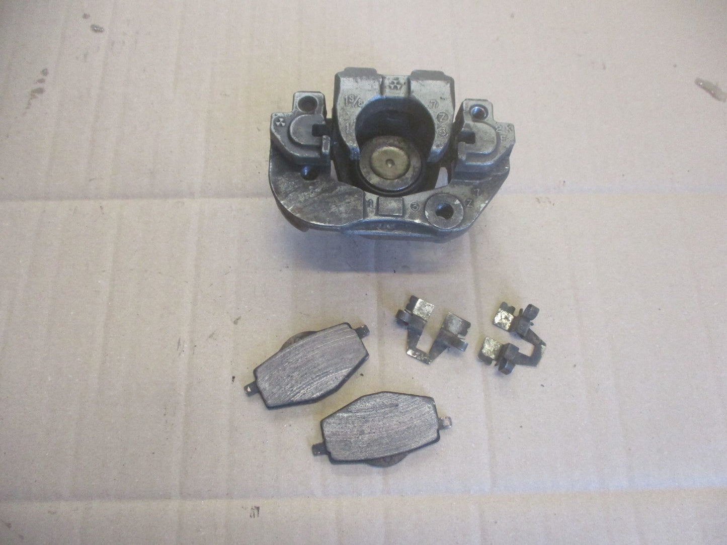 Etrier de frein arrière Yamaha 600 XT XTE XTZ - 2KF - 3AJ - 3TB - 4PT - DJ02