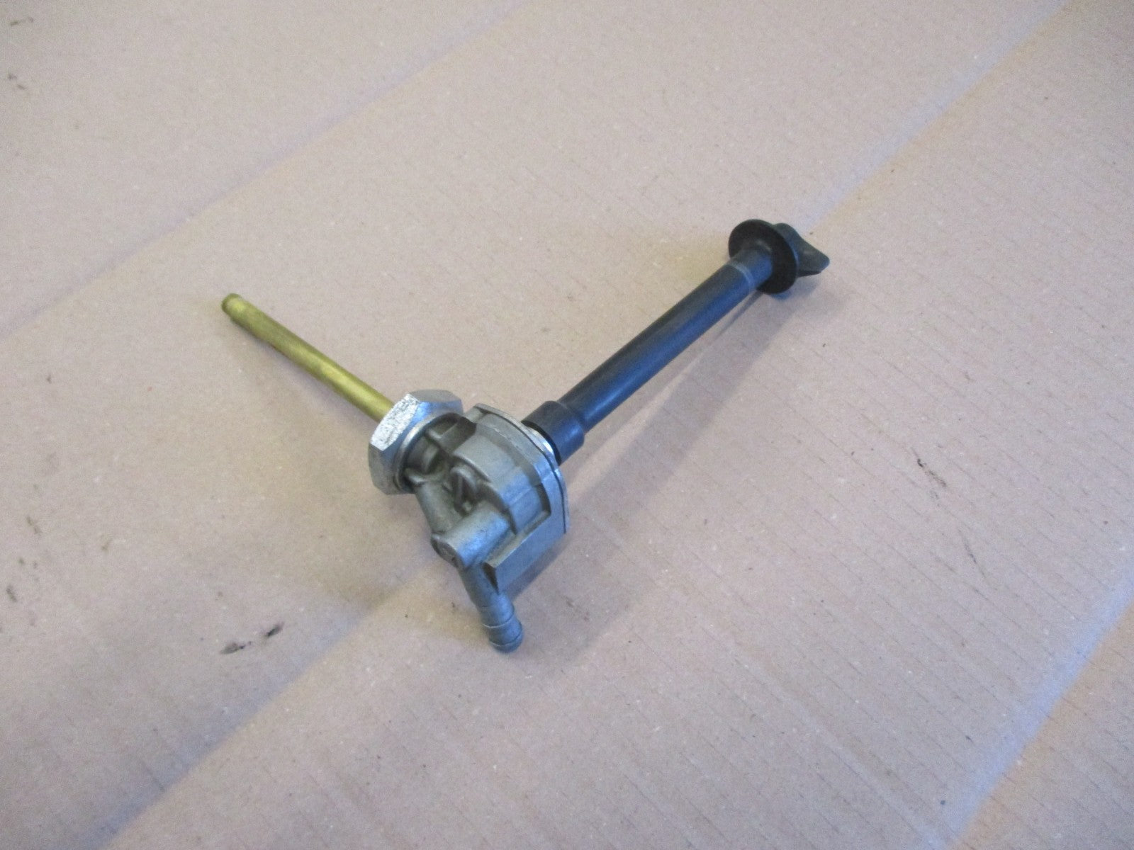 Robinet d'essence pour Honda 125 XLV Varadéro - JC32