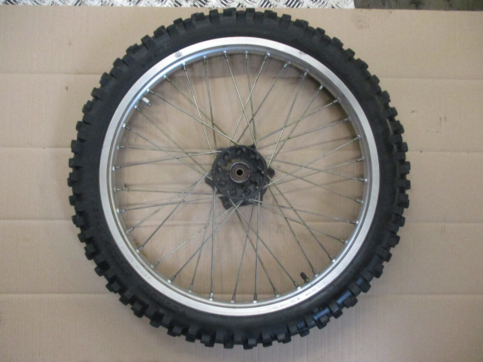 Roue avant avec pneu cross très peu servi pour Kawasaki 125 KMX - MX125B