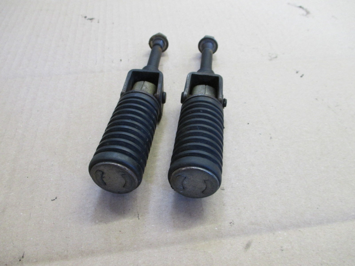 Cales pieds arrières pour Honda 125 XLR - JD04 - Modèle phare rond
