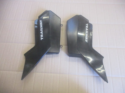 Caches latéraux pour Yamaha 125 TW - DE01 - DE054