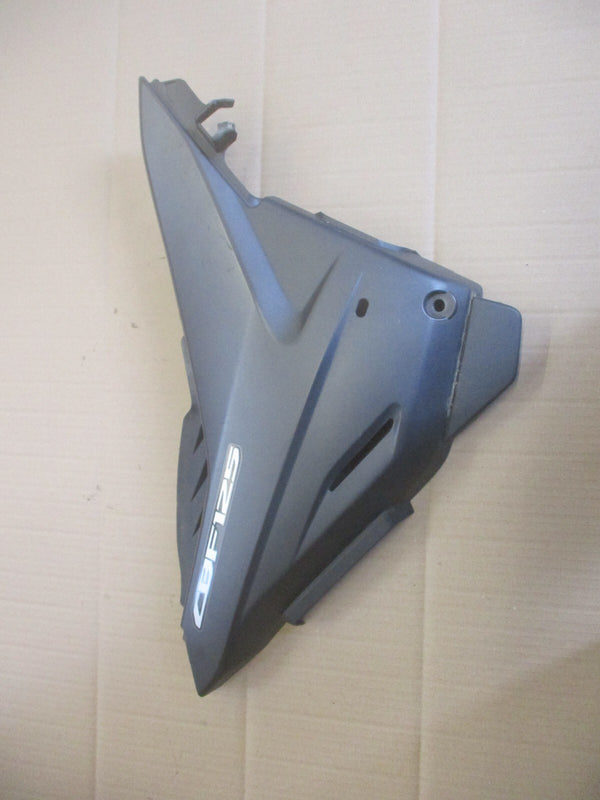 Cache latéral droit gris pour Honda 125 CBF - JC40A