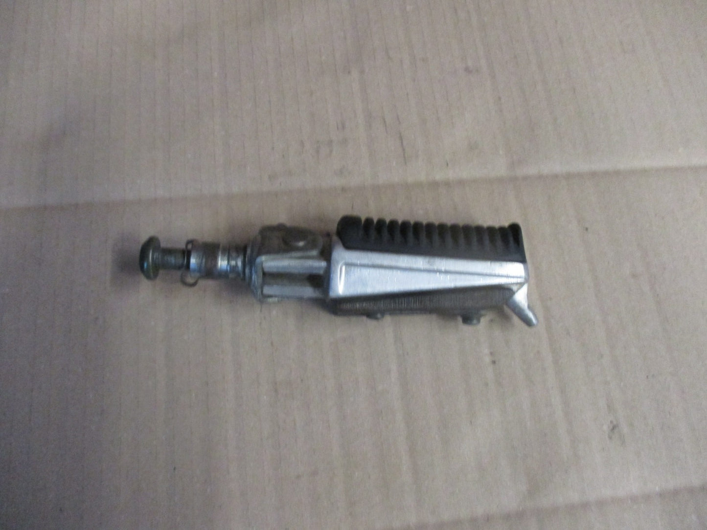 Cale pied avant gauche pour Yamaha 125 TZR - 4FL