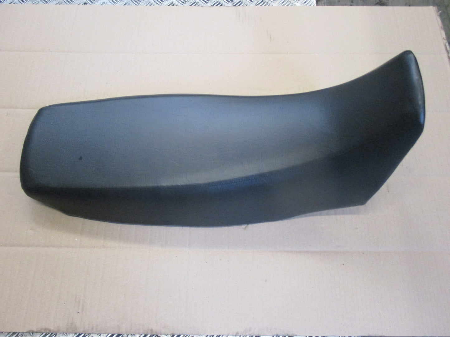 Selle refaite à neuf pour Suzuki 650 DR RS SE - SP42A - SP43A