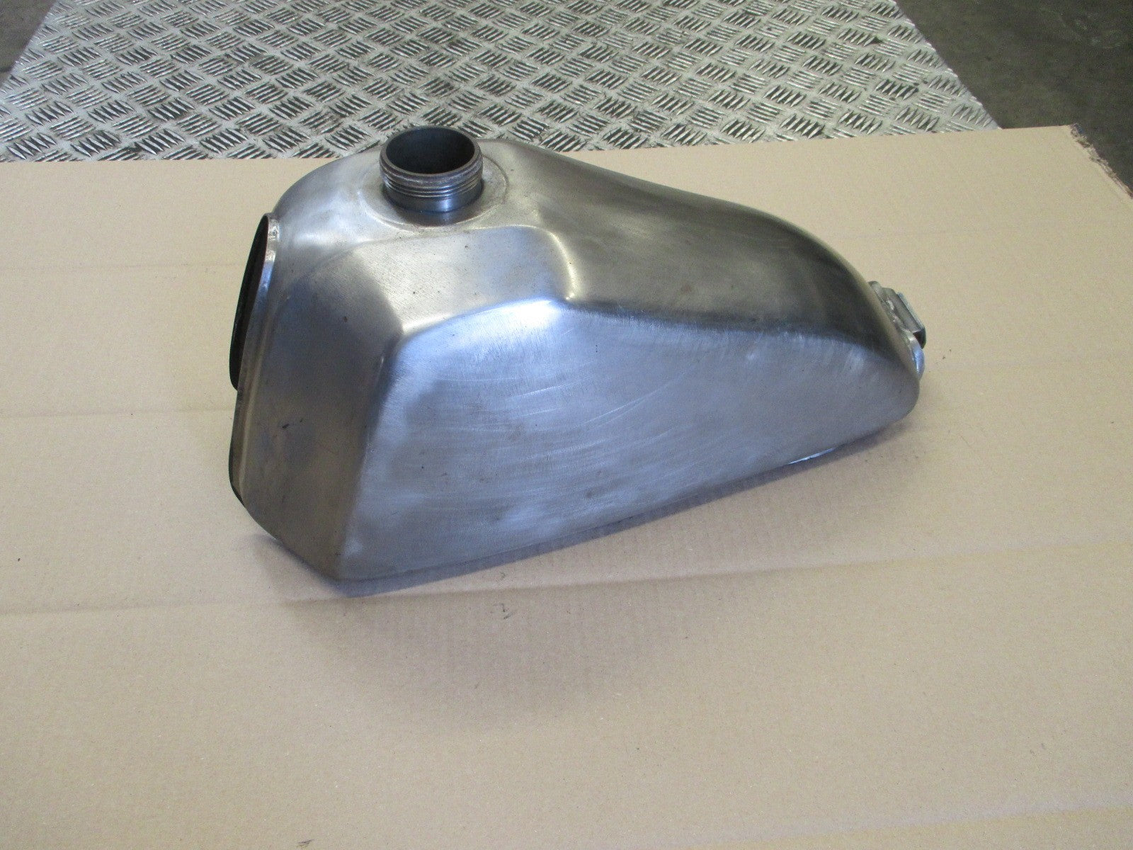 Réservoir essence pour Suzuki 125 TS ER - 1979 / 1981