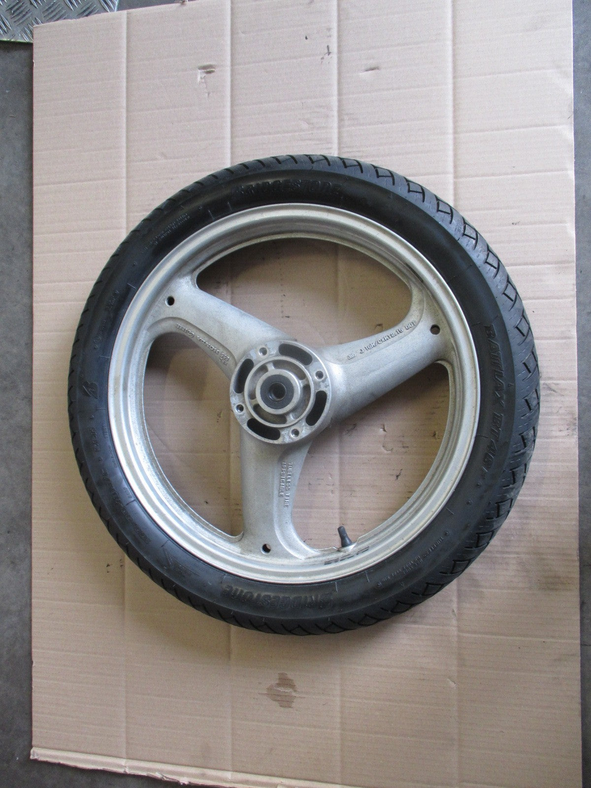 Roue avant et roue arrière avec pneu bon état pour Honda 125 XLV Varadéro - JC32
