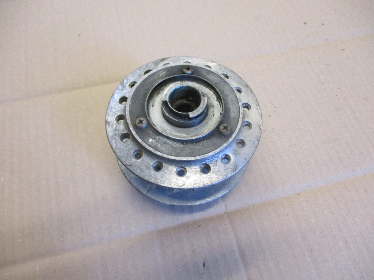 Moyeu de roue avant à rayons pour Honda 125 CBT - CB125T - 125 Twin