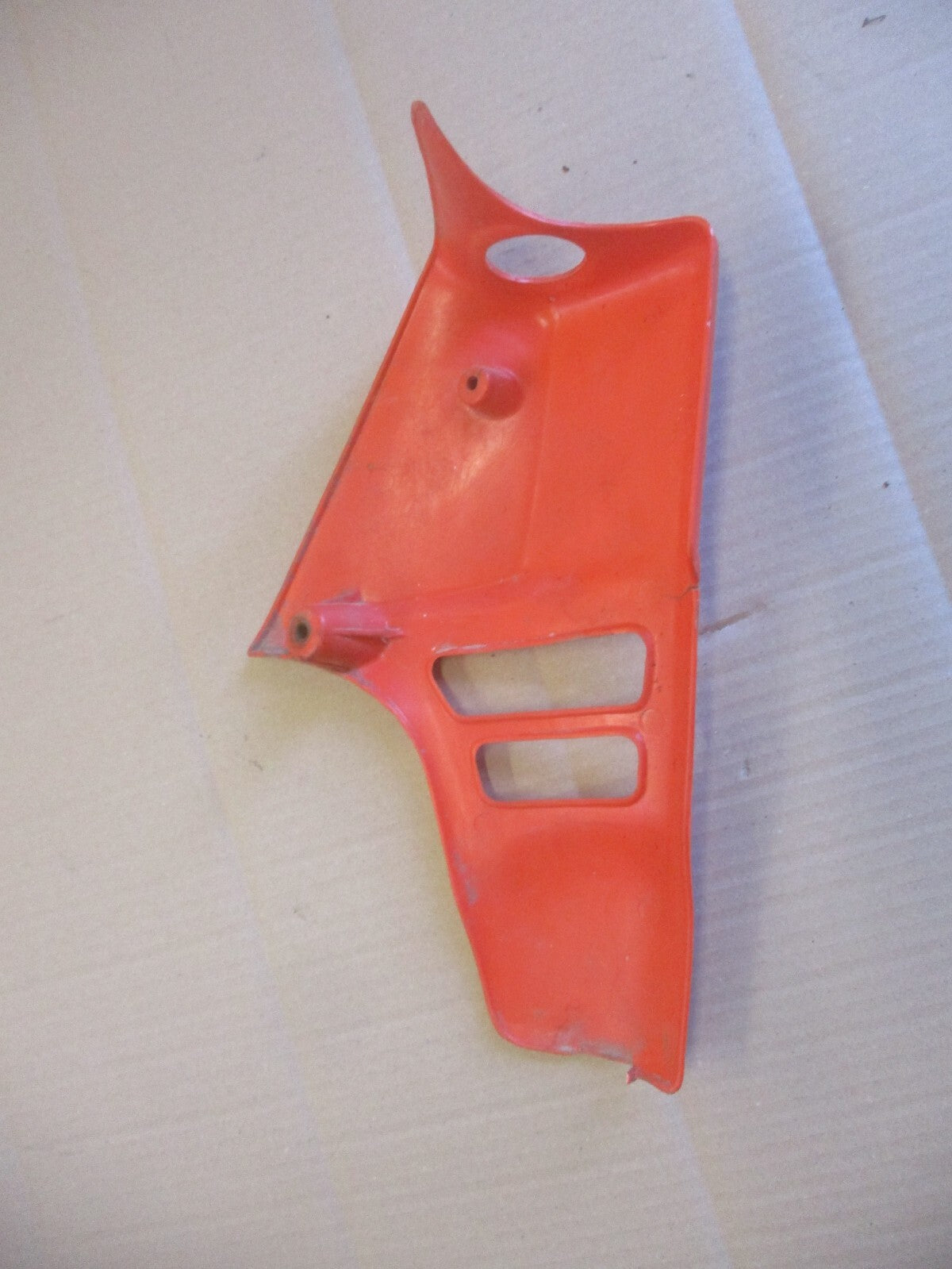 Ouie de réservoir gauche pour Honda 125 MTX - JD05 - JD07