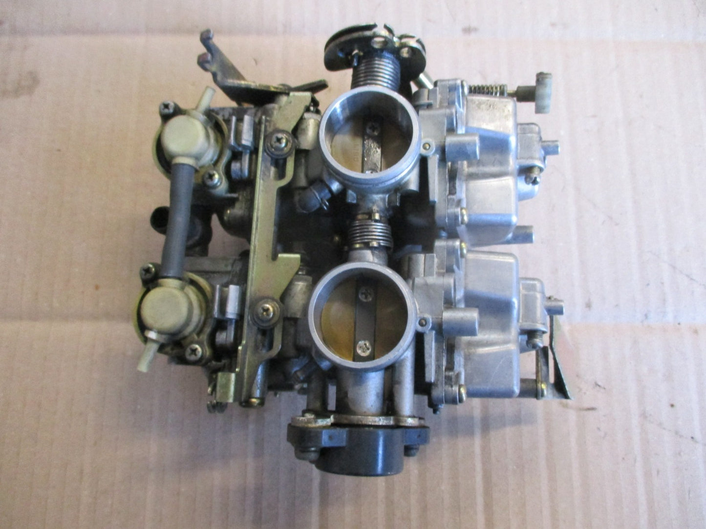 Carburateur pour Suzuki 650 XF Freewind