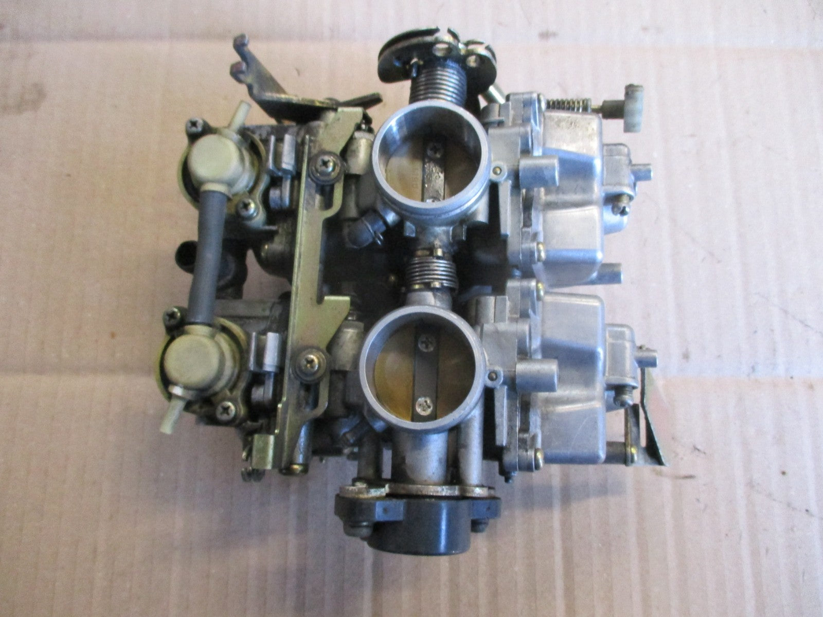 Carburateur pour Suzuki 650 XF Freewind