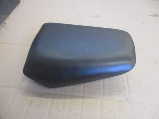 Selle passager arrière pour Honda 125 CBR - JC34