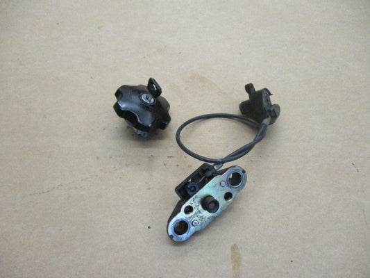 Bouchon essence à clé + serrure de selle Suzuki 650 DR RS SE - SP42A - SP43A