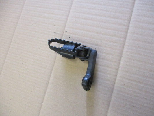 Cale pied avant gauche pour Suzuki 125 DR - SF44A