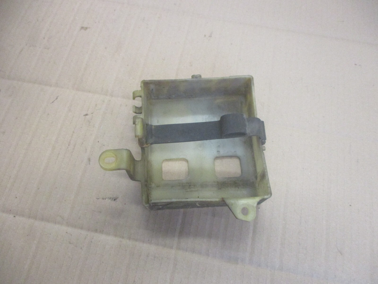 Bac batterie + sangle pour Yamaha 125 TZR - 2RL