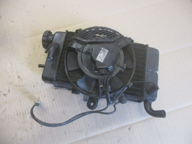 Radiateur d'eau droit + ventillateur pour Honda 750 Africa twin - XRV - RD04