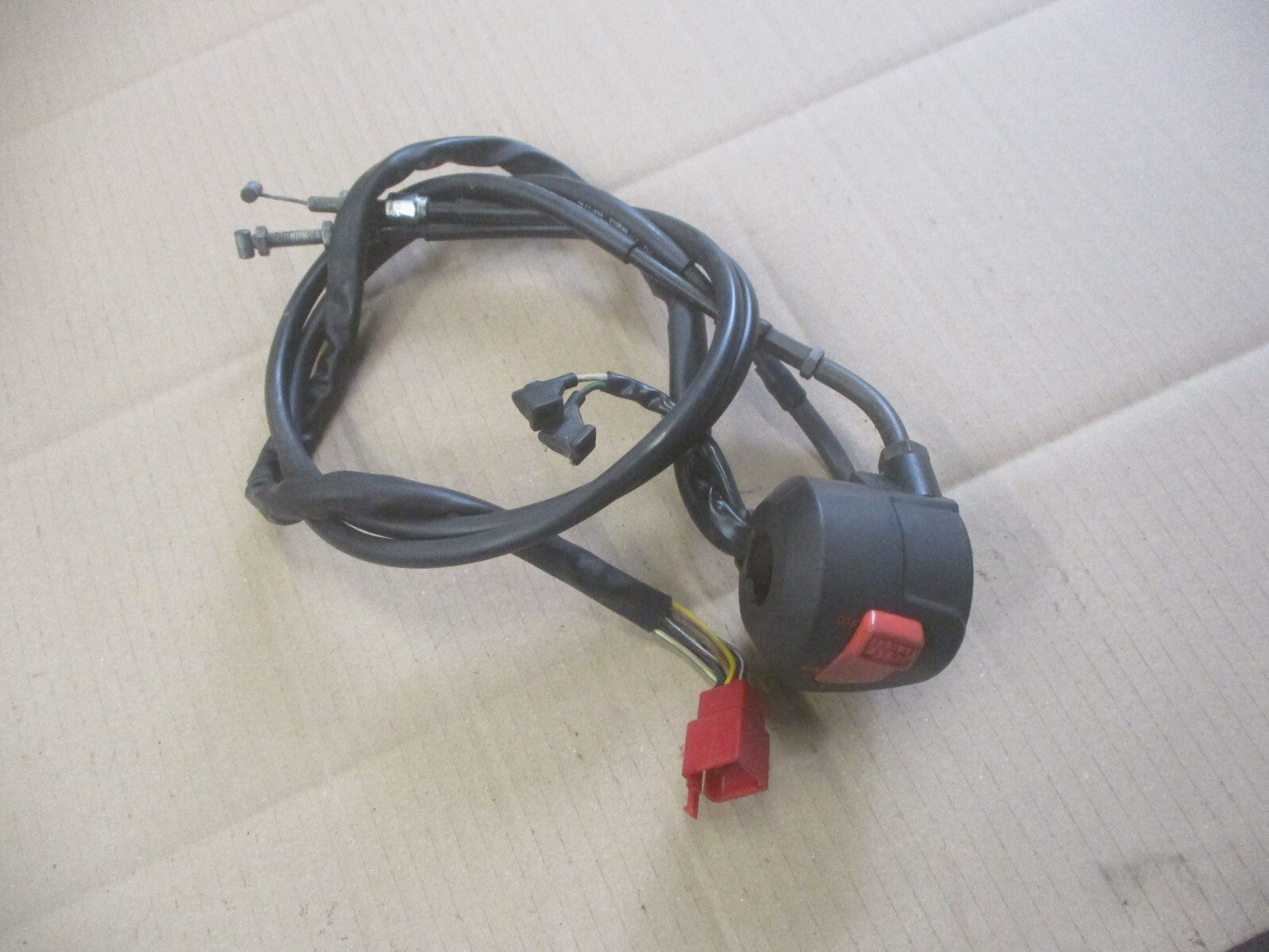 Cocotte droite + cables d'accélérateur Honda 750 VFR - RC24 - 88/89