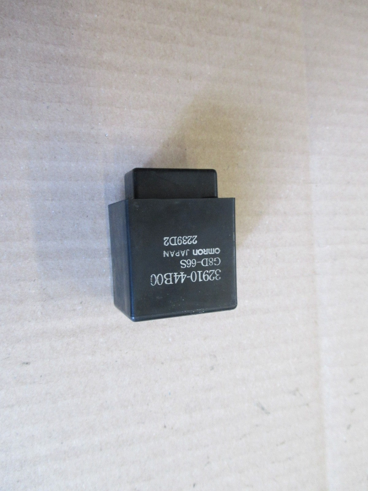 Relais 32910-44B00 pour Suzuki 750 DR - 800 DR - SR41A - SR42A - SR43A