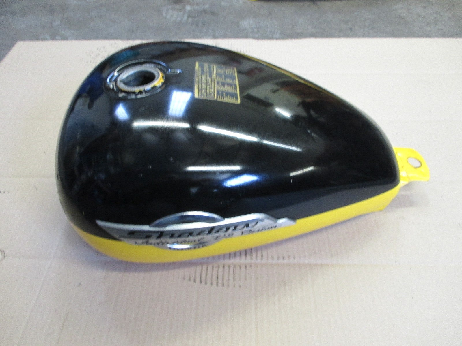 Réservoir d'essence pour Honda 600 VT C Shadow - PC21