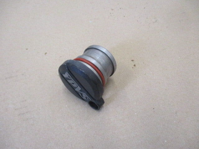 Bouchon de valve coté droit pour Yamaha 125 Ténéré - BLG