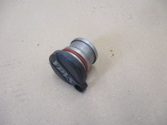 Bouchon de valve coté droit pour Yamaha 125 Ténéré - BLG