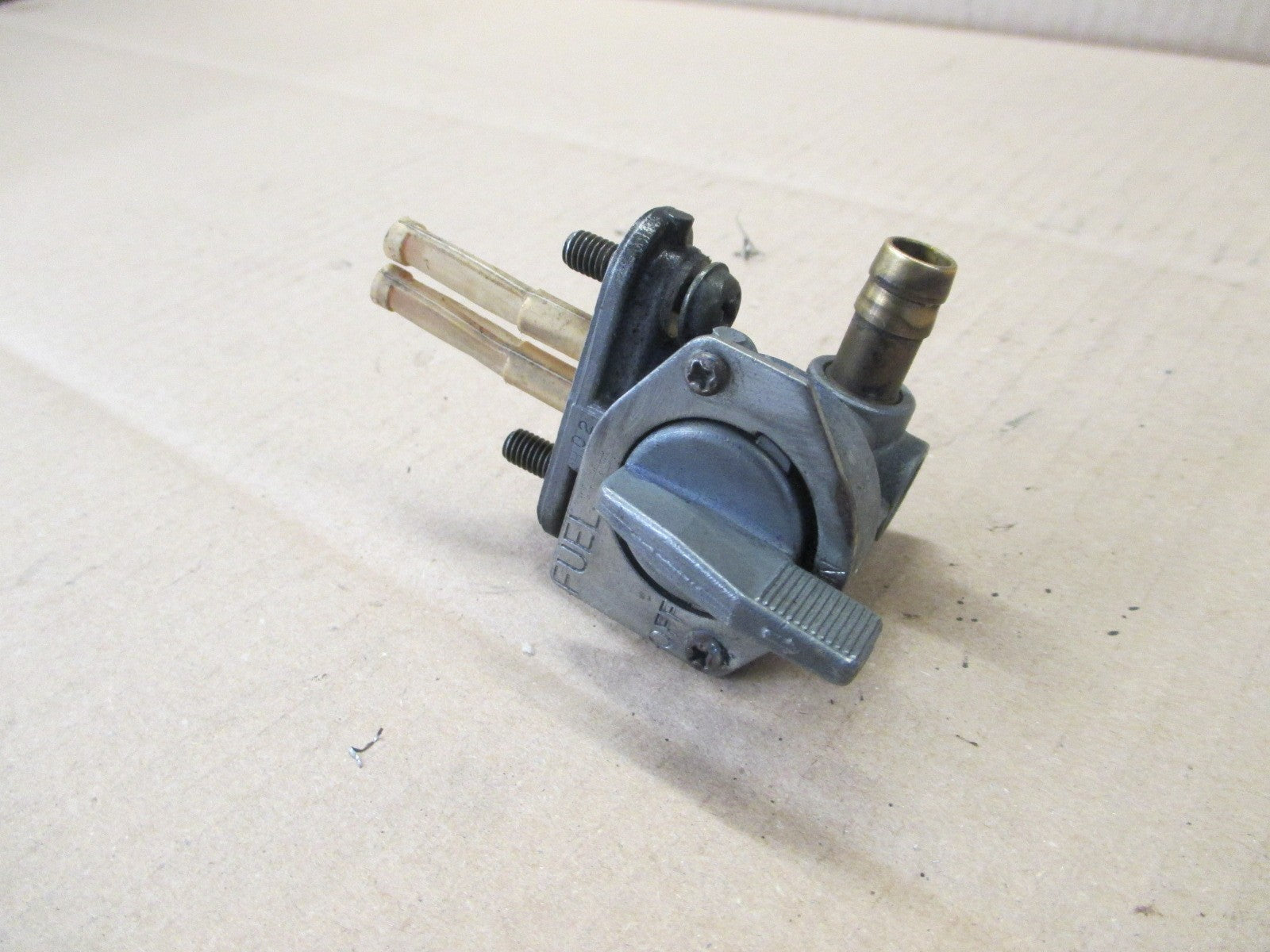 Robinet d'essence pour Suzuki 125 TS ER - 1979 / 1981