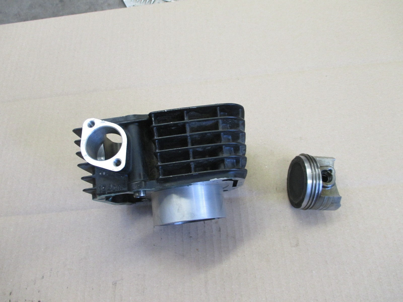 Cylindre / piston pour Honda 125 CBF - JC74