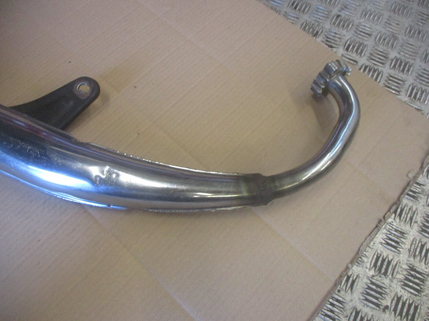 Pot d'échappement droit pour Suzuki 125 GT