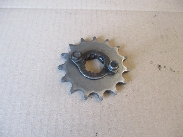 Pignon de sortie de boite pour Honda 600 XLL - XLM - XLLM - PD04