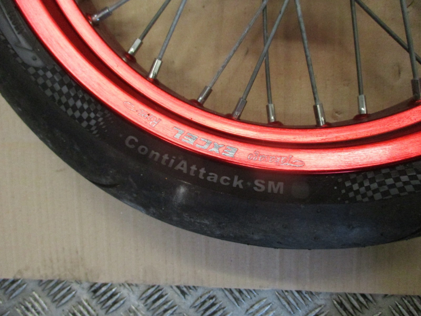 Roues EXCEL avec pneus jamais roulé Suzuki 650 DR RS SE - SP42A - SP43A - SP44A
