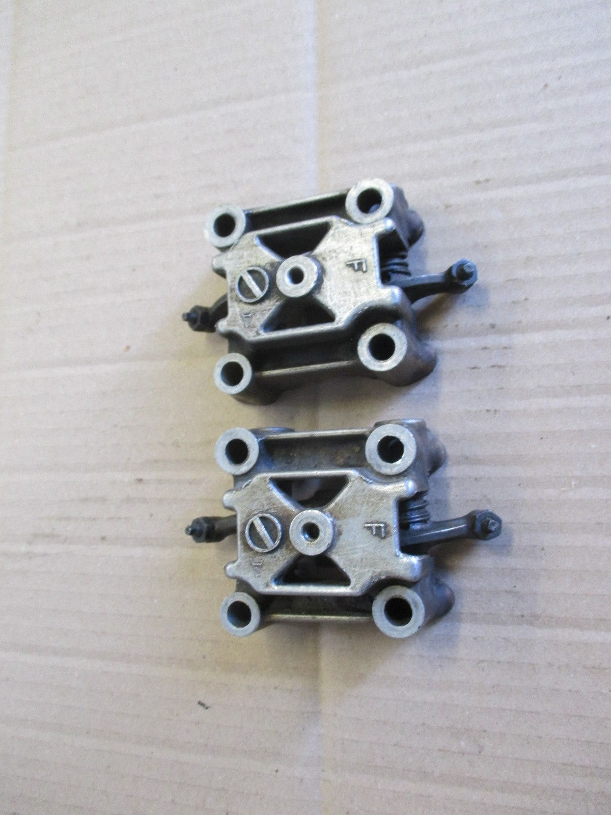 Culbuteurs + supports pour Honda 125 CBT - CB125T - 125 Twin
