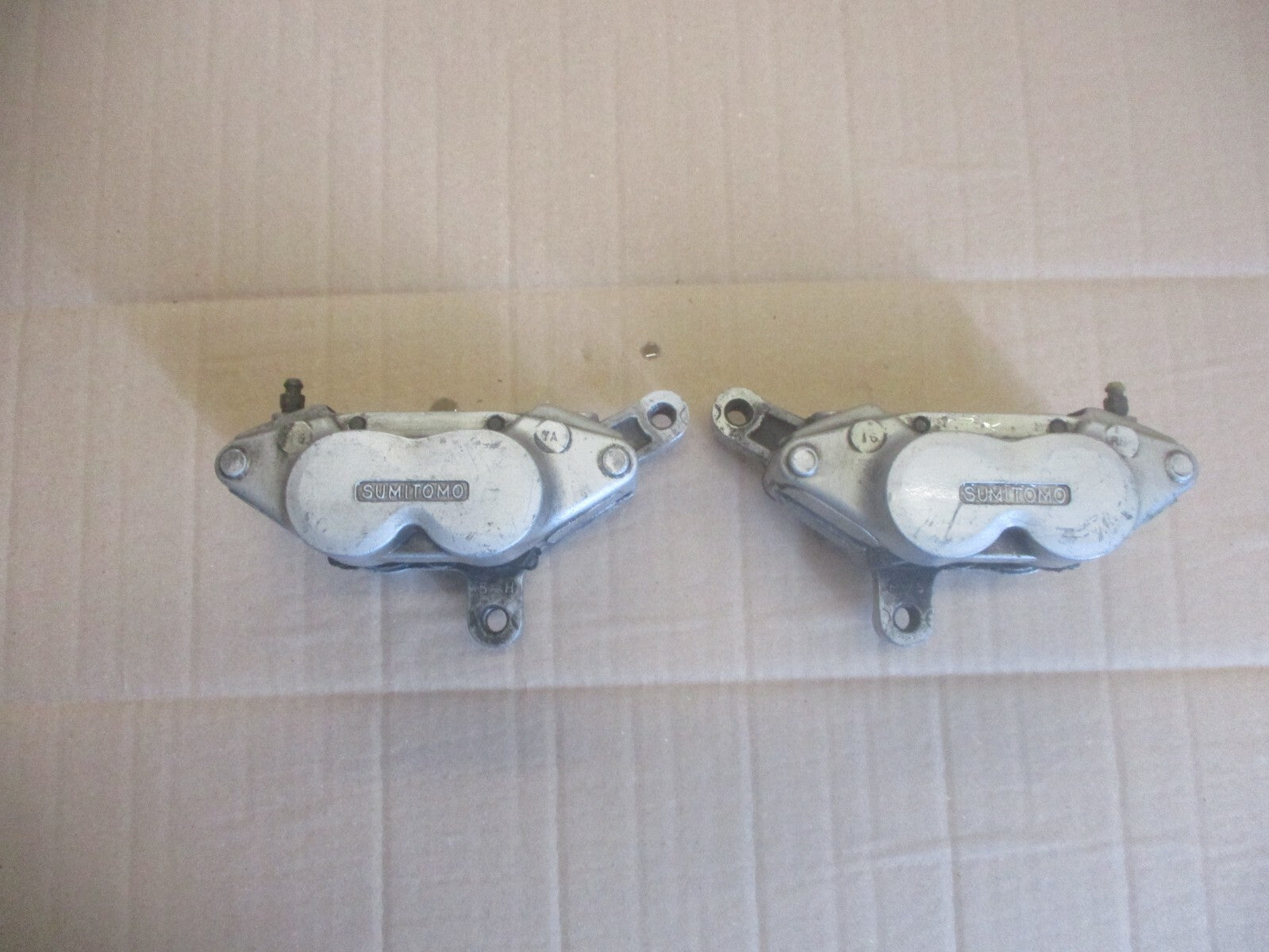 Etrier de frein avant droit et gauche pour Yamaha 850 TDM - 4TX
